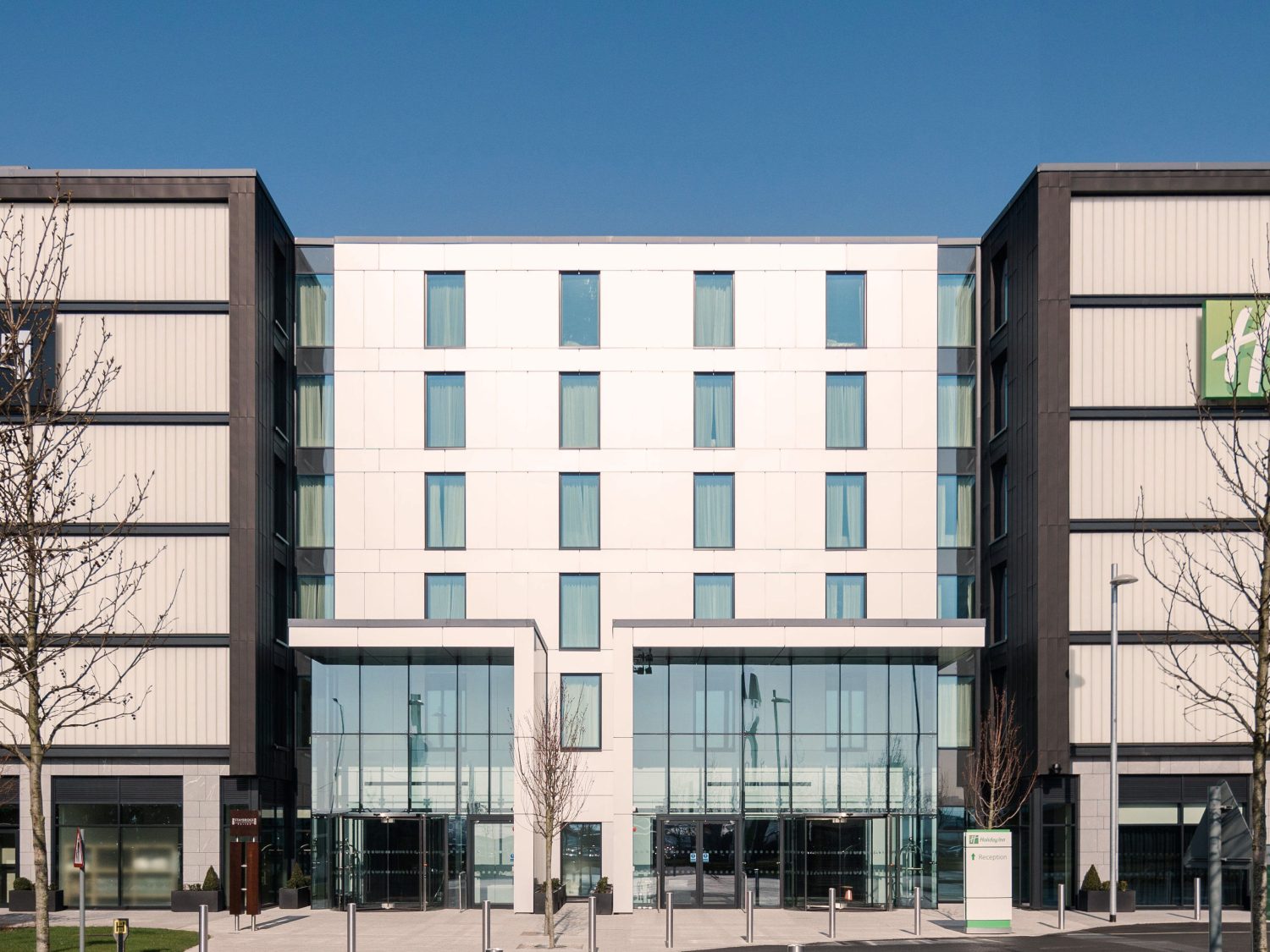 Taylor+Boyd: civil, structural engineers; new hotel, Heathrow