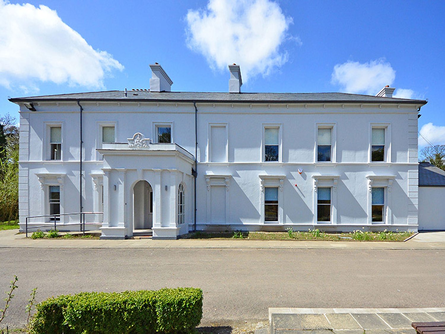 Taylor+Boyd: civil, structural engineers; events centre in Derry park